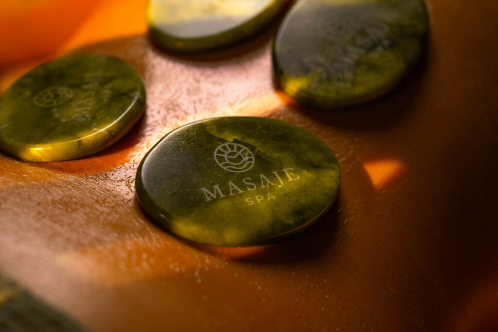 Masaż gorącymi kamieniami